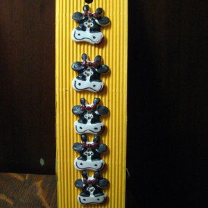 🐄 Incomparable Buttons Black & White Lady Cow